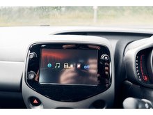 1.0 VVT-i x-play Hatchback 5dr Petrol Manual Euro 6 (71 ps)