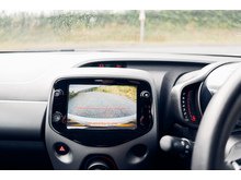 1.0 VVT-i x-play Hatchback 5dr Petrol Manual Euro 6 (71 ps)