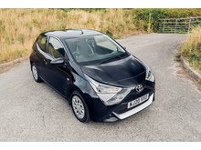 1.0 VVT-i x-play Hatchback 5dr Petrol Manual Euro 6 (71 ps)
