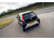 1.0 VVT-i x-play Hatchback 5dr Petrol Manual Euro 6 (71 ps)