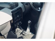 1.5 dCi Laureate SUV 5dr Diesel Manual Euro 5 (110 ps)