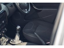 1.5 dCi Laureate SUV 5dr Diesel Manual Euro 5 (110 ps)