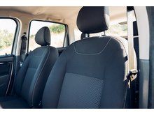 1.5 dCi Laureate SUV 5dr Diesel Manual Euro 5 (110 ps)