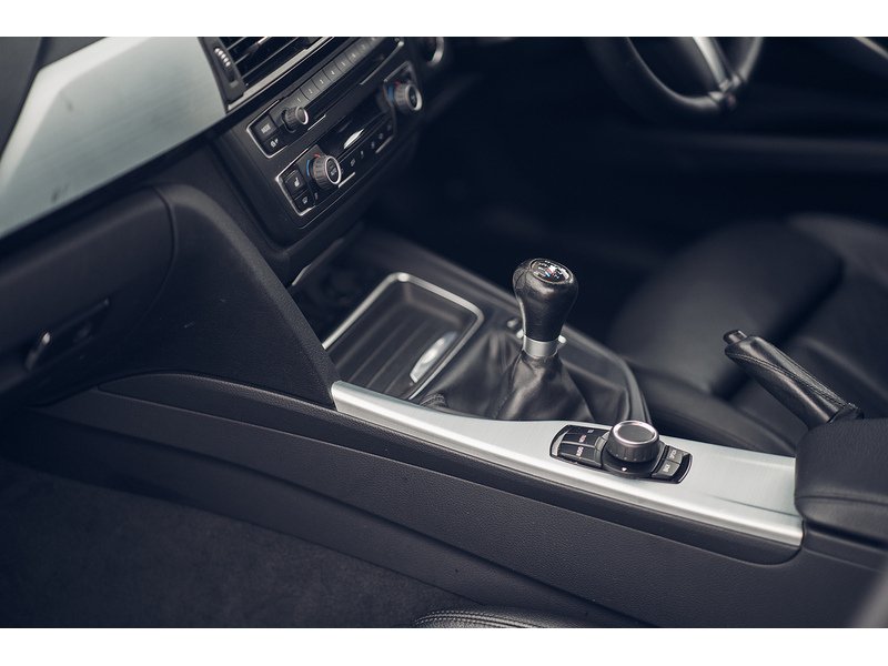 BMW 2.0 318d M Sport Saloon 4dr Diesel Manual Euro 5 (s/s) (143 ps)