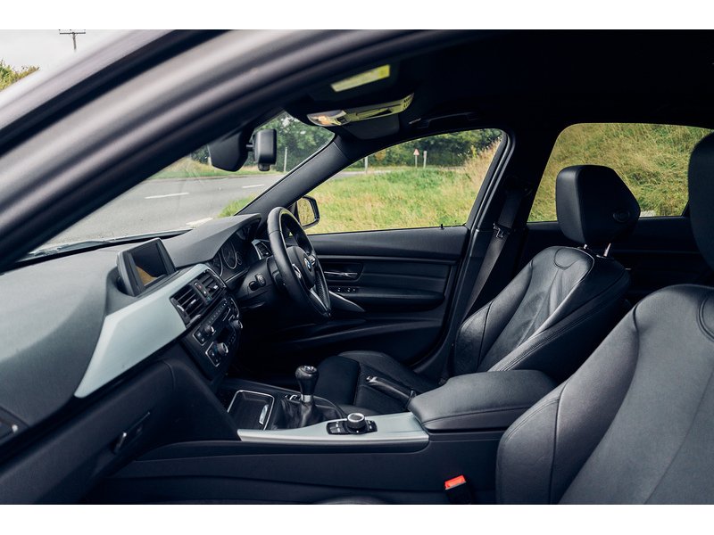 BMW 2.0 318d M Sport Saloon 4dr Diesel Manual Euro 5 (s/s) (143 ps)