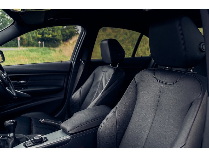 BMW 2.0 318d M Sport Saloon 4dr Diesel Manual Euro 5 (s/s) (143 ps)