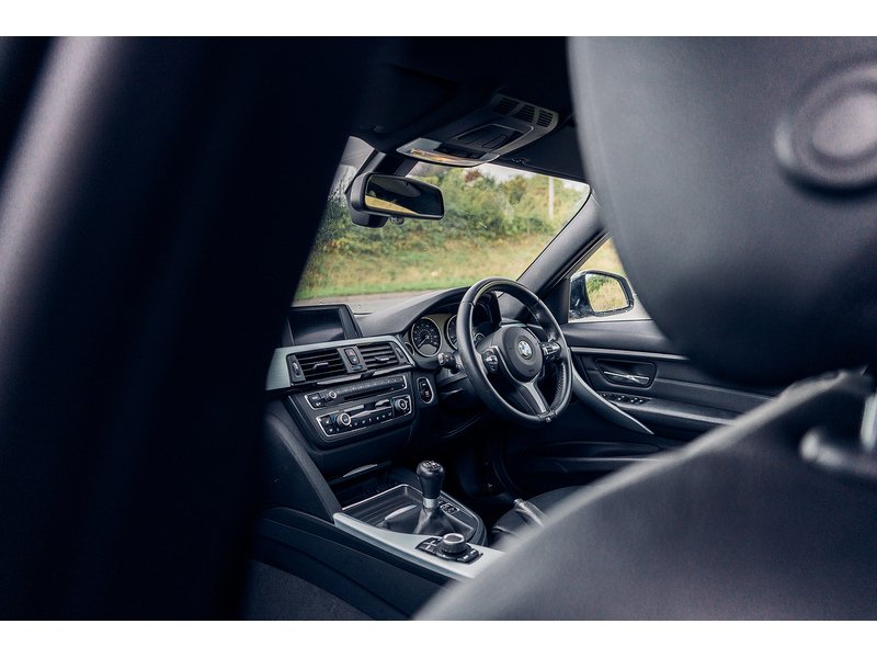 BMW 2.0 318d M Sport Saloon 4dr Diesel Manual Euro 5 (s/s) (143 ps)