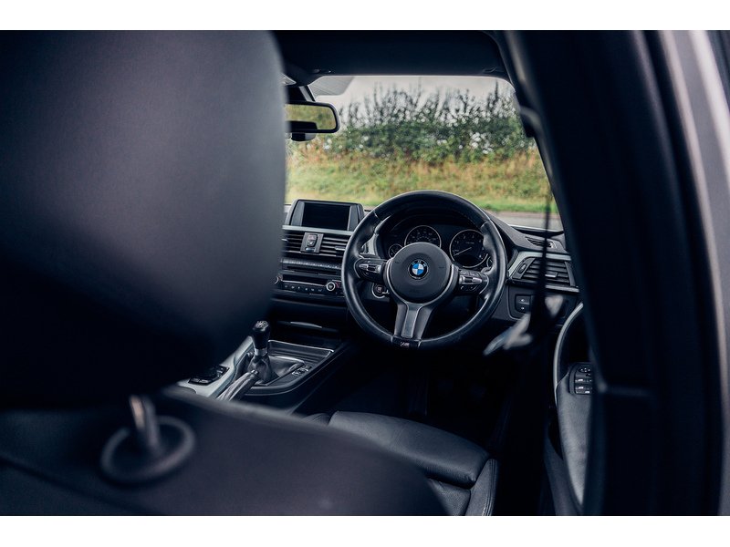 BMW 2.0 318d M Sport Saloon 4dr Diesel Manual Euro 5 (s/s) (143 ps)