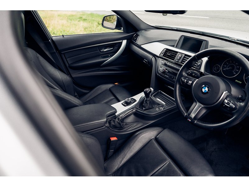 BMW 2.0 318d M Sport Saloon 4dr Diesel Manual Euro 5 (s/s) (143 ps)