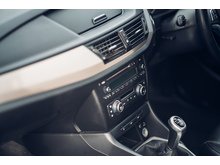 2.0 18d SE SUV 5dr Diesel Manual sDrive Euro 5 (s/s) (143 ps)