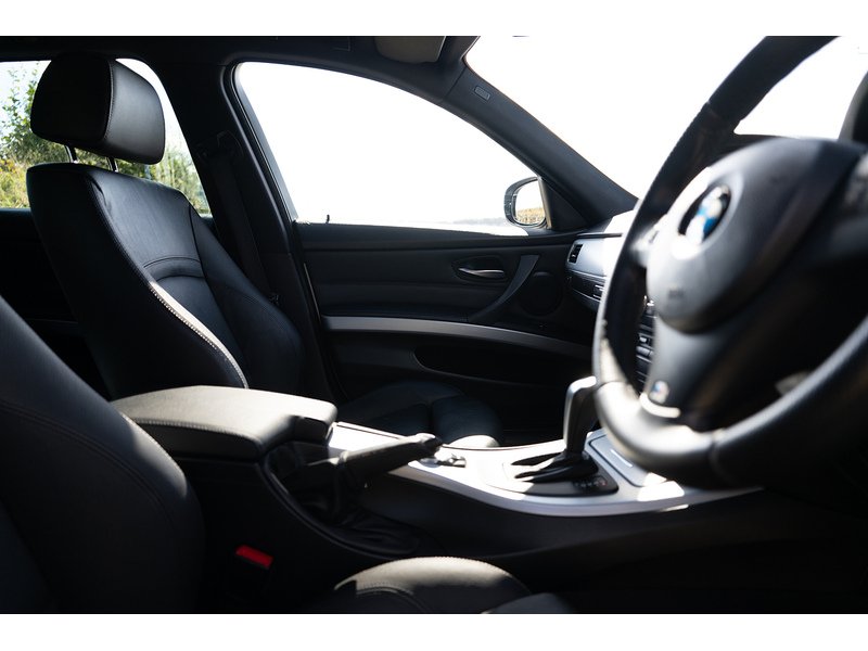 BMW 3 Series  Estate 2.0 Automatic Diesel