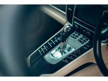 3.0D V6 Hatchback 5dr Diesel TiptronicS Euro 5 (s/s) (300 ps)