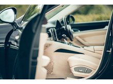 3.0D V6 Hatchback 5dr Diesel TiptronicS Euro 5 (s/s) (300 ps)