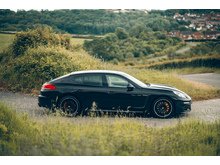3.0D V6 Hatchback 5dr Diesel TiptronicS Euro 5 (s/s) (300 ps)