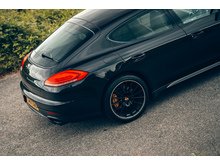 3.0D V6 Hatchback 5dr Diesel TiptronicS Euro 5 (s/s) (300 ps)
