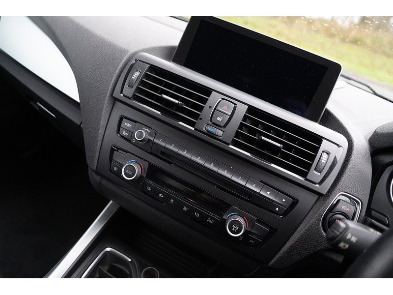 BMW 2.0 120d SE Hatchback 5dr Diesel Manual xDrive Euro 5 (s/s) (184 ps)