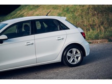 Sportback Tfsi Se Hatchback 1.0 Semi Auto Petrol