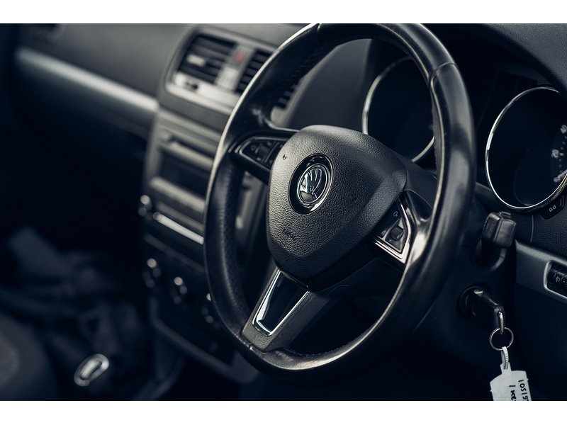 Skoda 2.0 TDI S Outdoor 5dr Diesel Manual 4WD Euro 5 (110 ps)