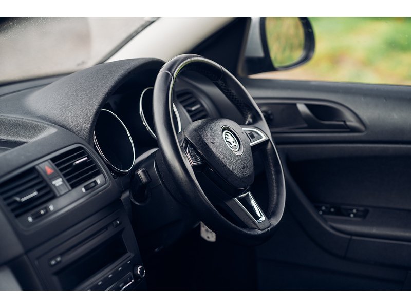 Skoda 2.0 TDI S Outdoor 5dr Diesel Manual 4WD Euro 5 (110 ps)