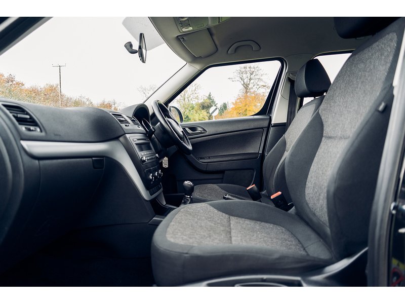 Skoda 2.0 TDI S Outdoor 5dr Diesel Manual 4WD Euro 5 (110 ps)