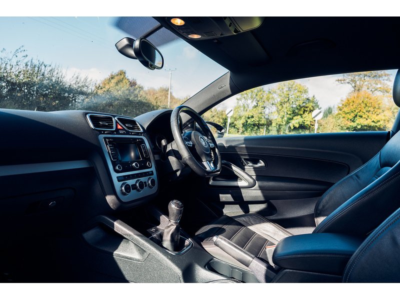 Volkswagen 2.0 TDI BlueMotion Tech GT Hatchback 3dr Diesel Manual Euro 5 (s/s) (Leather, Nav) (140 ps)