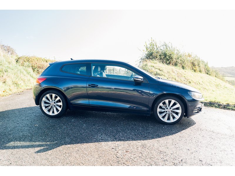 Volkswagen 2.0 TDI BlueMotion Tech GT Hatchback 3dr Diesel Manual Euro 5 (s/s) (Leather, Nav) (140 ps)