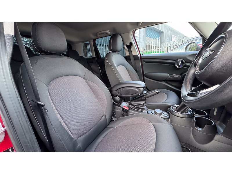 Mini 1499 5dr Hatchback Automatic