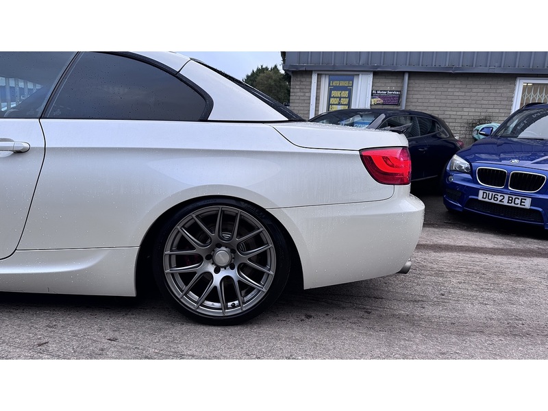 BMW 3.0 325d M Sport Convertible 2dr Diesel Steptronic Euro 5 (204 ps)