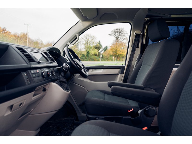 Volkswagen 2.0 BiTDI T32 BlueMotion Tech Highline Kombi Double Cab 5dr Diesel DSG FWD SWB Euro 6 (s/s) (204 ps)