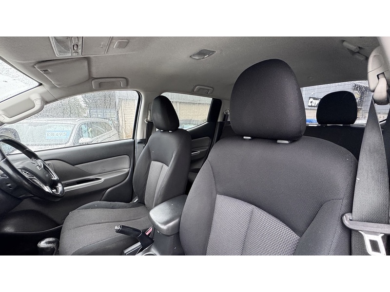 Mitsubishi 2.4 DI-D DC Titan Pickup Double Cab 4dr Diesel Manual 4WD Euro 6 (178 ps)