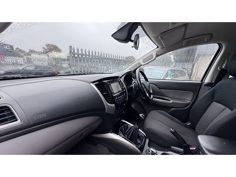 Mitsubishi 2.4 DI-D DC Titan Pickup Double Cab 4dr Diesel Manual 4WD Euro 6 (178 ps)