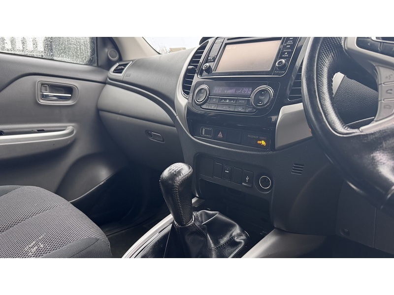 Mitsubishi 2.4 DI-D DC Titan Pickup Double Cab 4dr Diesel Manual 4WD Euro 6 (178 ps)