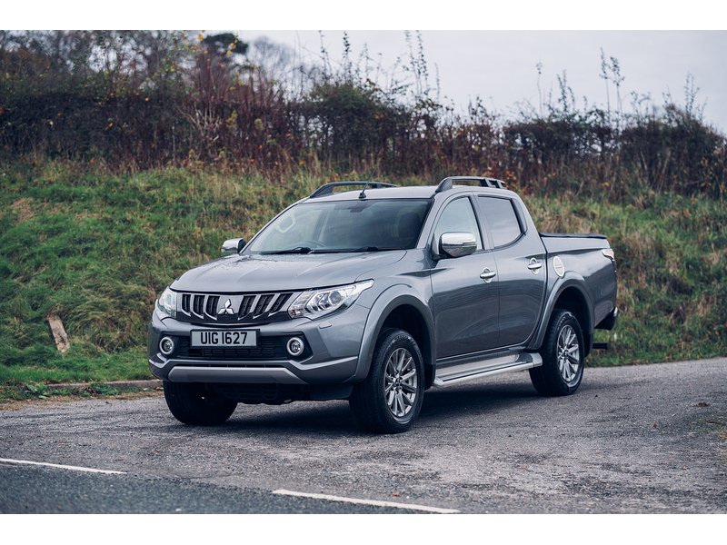 Mitsubishi 2.4 DI-D DC Barbarian Pickup Double Cab 4dr Diesel Auto 4WD Euro 6 (178 ps)