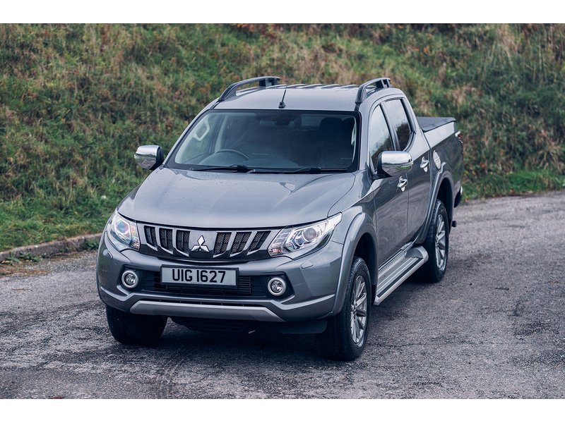 Mitsubishi 2.4 DI-D DC Barbarian Pickup Double Cab 4dr Diesel Auto 4WD Euro 6 (178 ps)