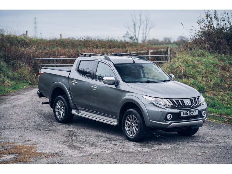 Mitsubishi 2.4 DI-D DC Barbarian Pickup Double Cab 4dr Diesel Auto 4WD Euro 6 (178 ps)