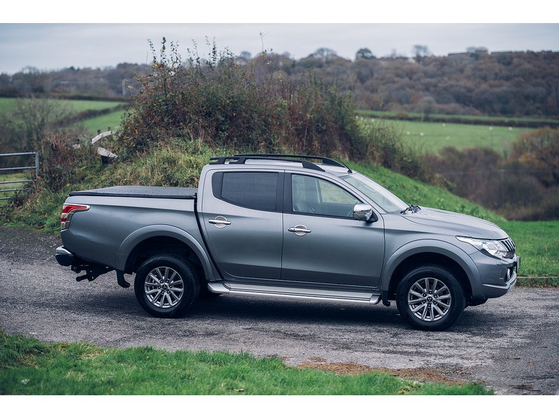 Mitsubishi 2.4 DI-D DC Barbarian Pickup Double Cab 4dr Diesel Auto 4WD Euro 6 (178 ps)