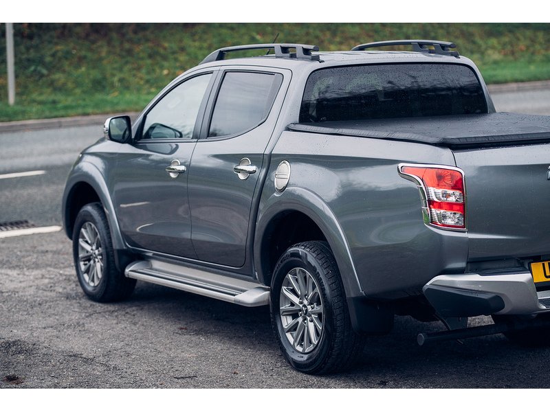 Mitsubishi 2.4 DI-D DC Barbarian Pickup Double Cab 4dr Diesel Auto 4WD Euro 6 (178 ps)