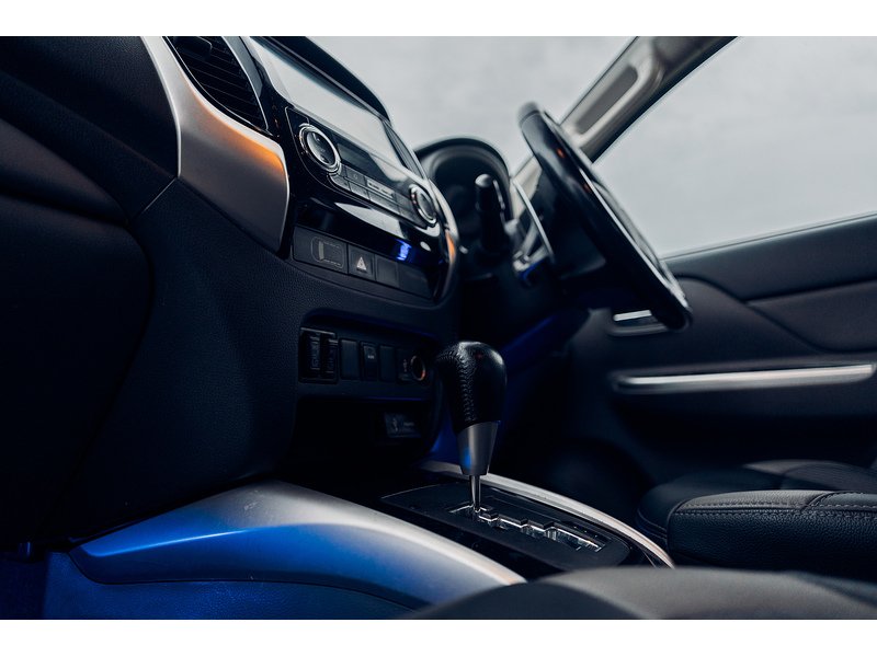 Mitsubishi 2.4 DI-D DC Barbarian Pickup Double Cab 4dr Diesel Auto 4WD Euro 6 (178 ps)