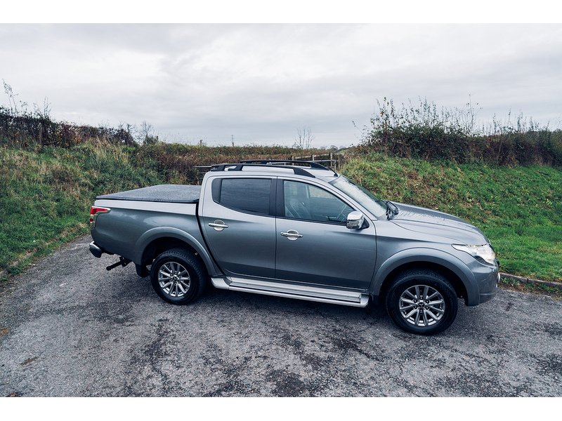 Mitsubishi 2.4 DI-D DC Barbarian Pickup Double Cab 4dr Diesel Auto 4WD Euro 6 (178 ps)