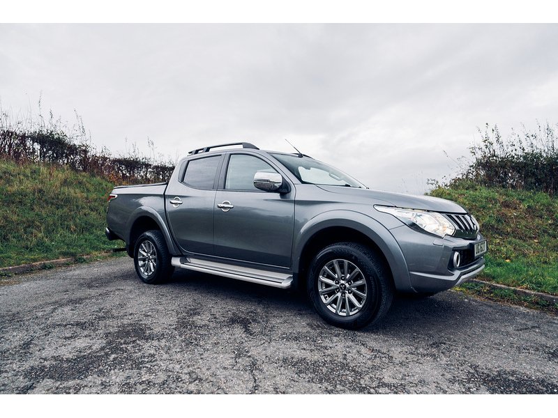 Mitsubishi 2.4 DI-D DC Barbarian Pickup Double Cab 4dr Diesel Auto 4WD Euro 6 (178 ps)