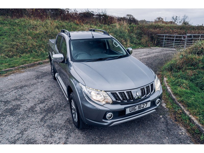 Mitsubishi 2.4 DI-D DC Barbarian Pickup Double Cab 4dr Diesel Auto 4WD Euro 6 (178 ps)