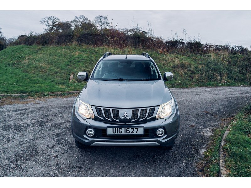 Mitsubishi 2.4 DI-D DC Barbarian Pickup Double Cab 4dr Diesel Auto 4WD Euro 6 (178 ps)