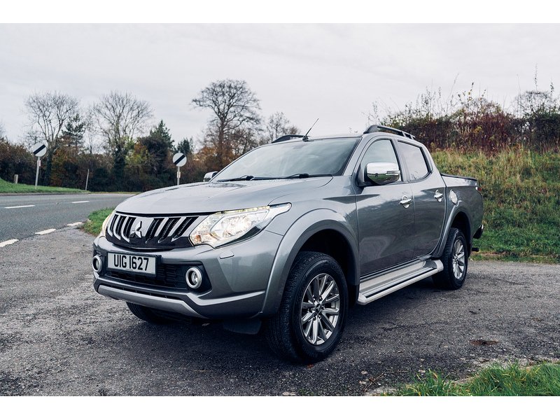 Mitsubishi 2.4 DI-D DC Barbarian Pickup Double Cab 4dr Diesel Auto 4WD Euro 6 (178 ps)
