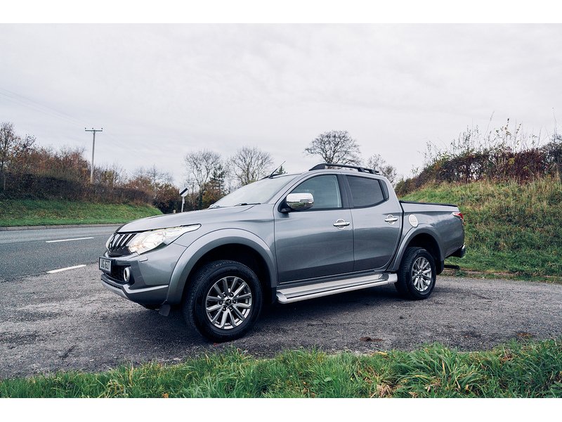 Mitsubishi 2.4 DI-D DC Barbarian Pickup Double Cab 4dr Diesel Auto 4WD Euro 6 (178 ps)