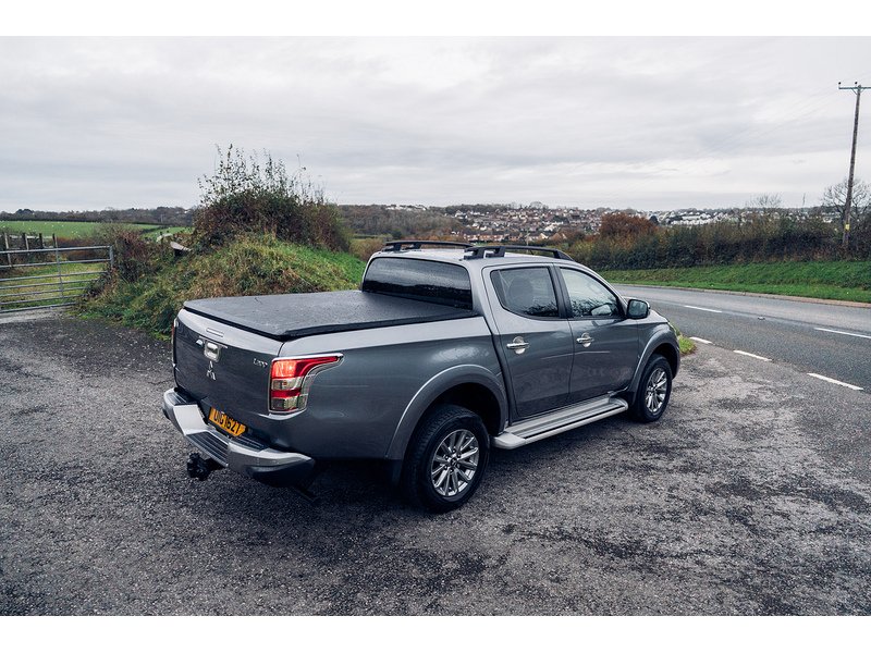 Mitsubishi 2.4 DI-D DC Barbarian Pickup Double Cab 4dr Diesel Auto 4WD Euro 6 (178 ps)