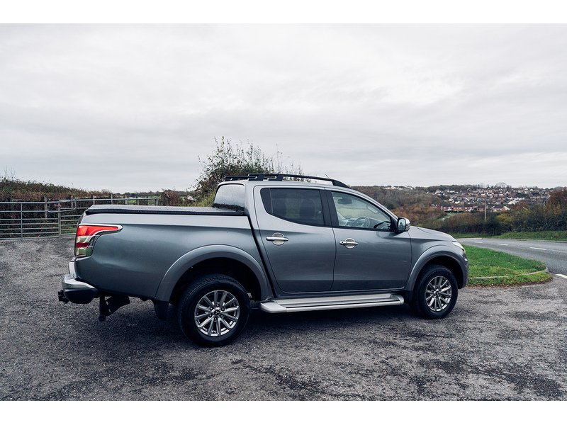 Mitsubishi 2.4 DI-D DC Barbarian Pickup Double Cab 4dr Diesel Auto 4WD Euro 6 (178 ps)