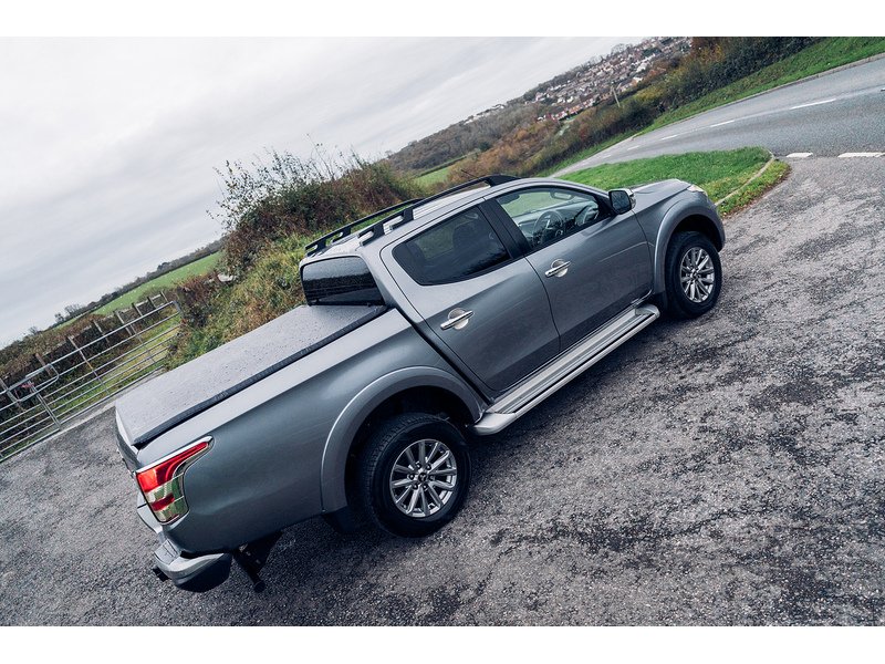 Mitsubishi 2.4 DI-D DC Barbarian Pickup Double Cab 4dr Diesel Auto 4WD Euro 6 (178 ps)