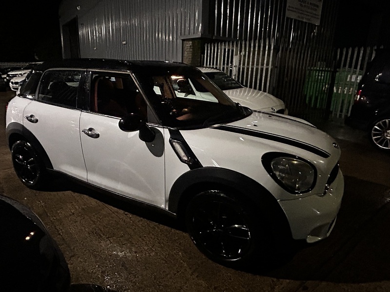 MINI 2.0 Cooper SD SUV 5dr Diesel Auto Euro 5 (143 ps)