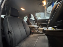 2.0 118d SE Hatchback 5dr Diesel Auto Euro 5 (s/s) (143 ps)