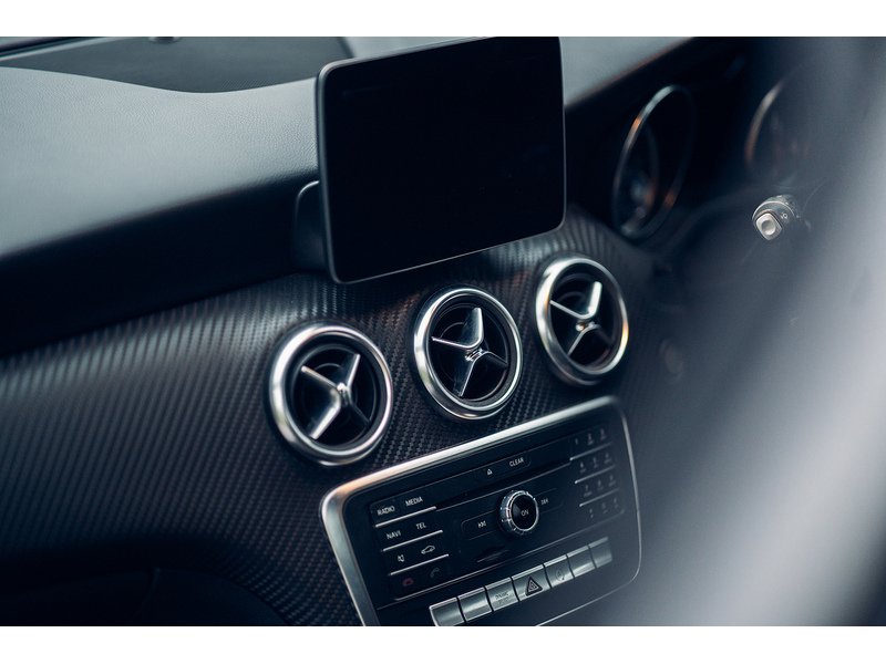 Mercedes-Benz 2.1 A200d AMG Line Hatchback 5dr Diesel 7G-DCT Euro 6 (s/s) (136 ps)